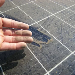 Mantenimiento y limpieza de sistemas solares fotovoltaicos